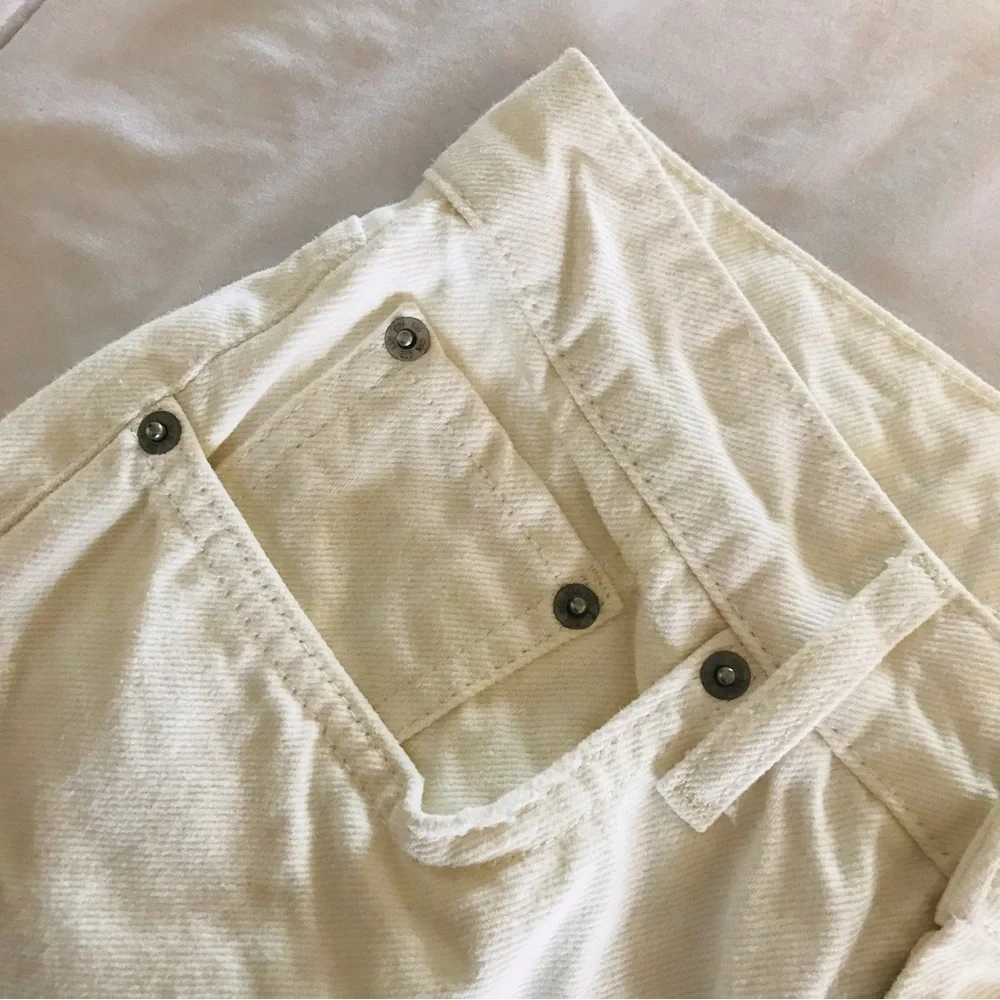 BDG Urban Outfitters 90’s White Long Inseam Denim Shorts Raw Hem SIZE 27 4